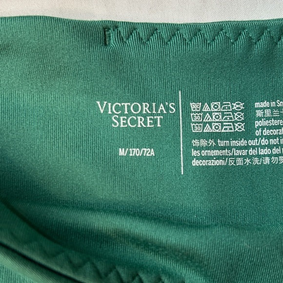 Victoria Secret Green biker shorts size medium - Picture 3 of 4